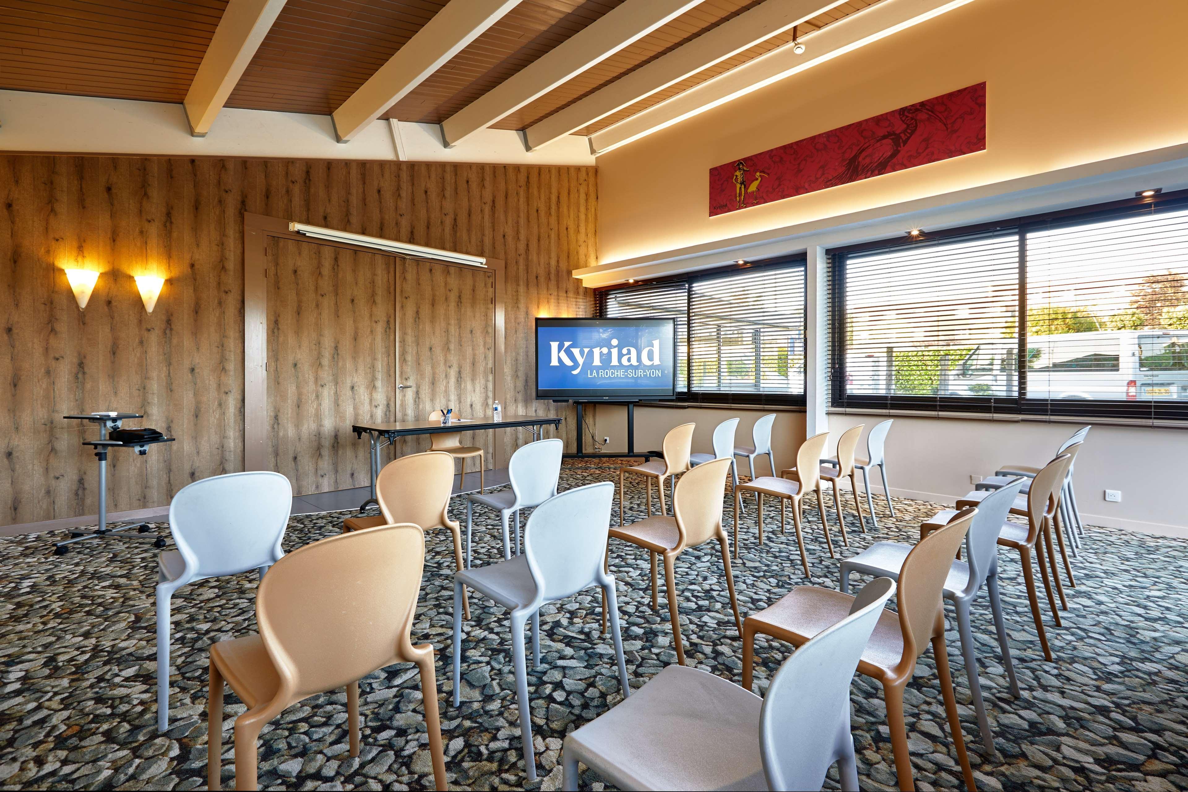 Kyriad La Roche Sur Yon Exterior photo
